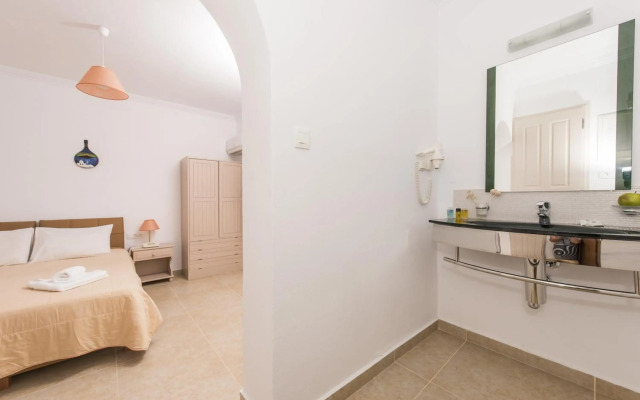 Smaragdi Hotel