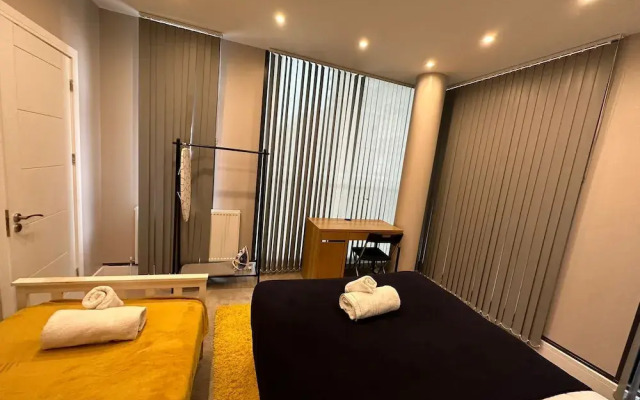 Themed Stunning 1-bed Apartment in London