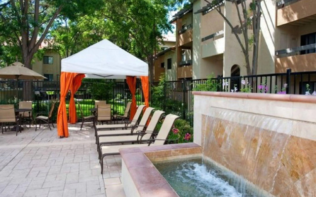 Global Luxury Suites at Villa Street