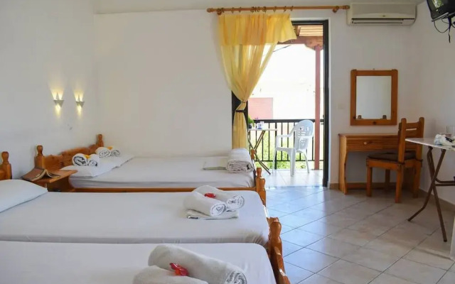 Spacious studio just 150m to the beach