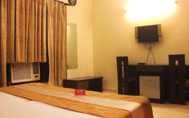 OYO 1875 Hotel Blooms 2