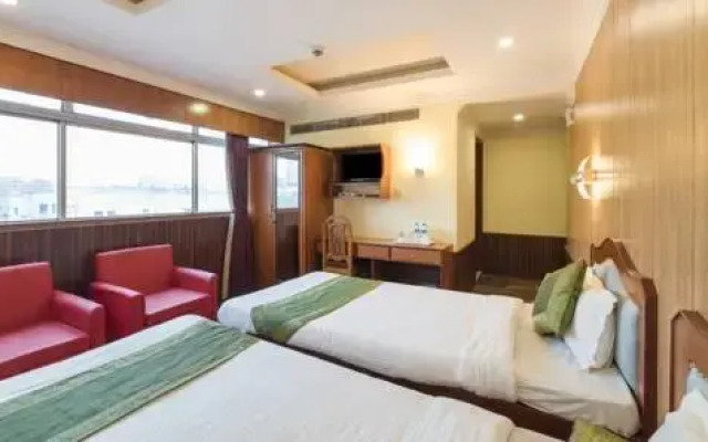 OYO 794 Hotel East Palace