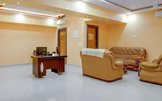 Fabhotel Sb Square