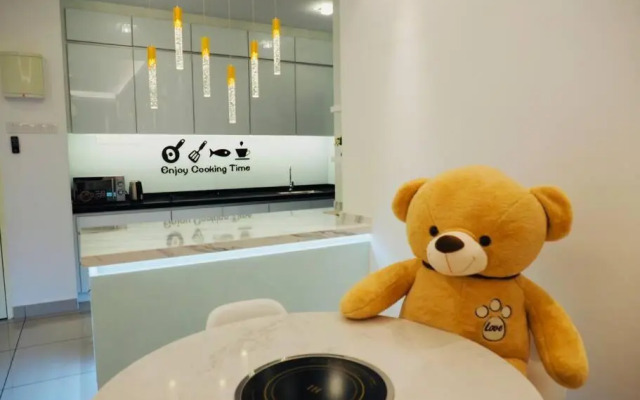 Puchong, Old Klang Road,8pax, Midvalley Pavilion 2