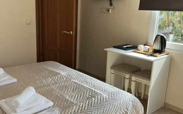 Дельфин-море (Сухум)