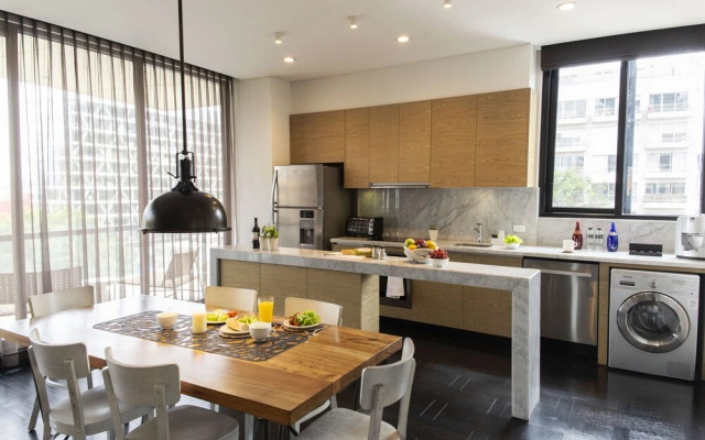 8010 Urban Living Luxury Home Experiences.