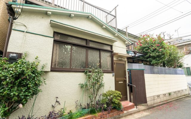 ZAITO Tokyo Oshiage Economy Inn