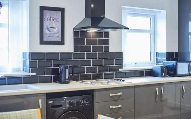 Jackson Court Apartments, Marske