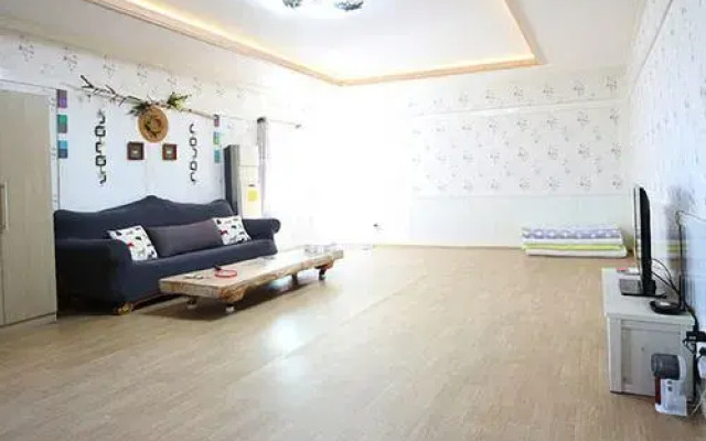 Gangneung Herbhill House Pension