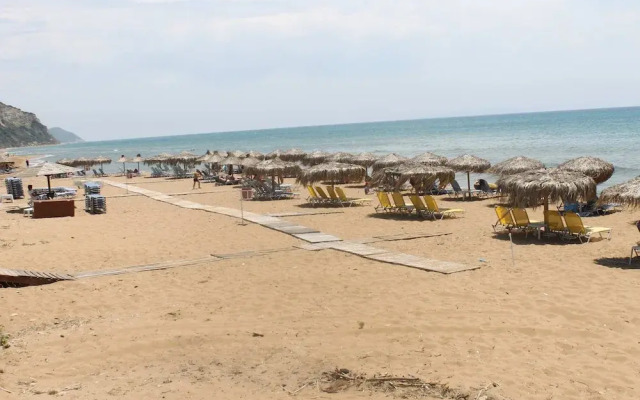 Pink House Socrates Corfu Beachside Studio