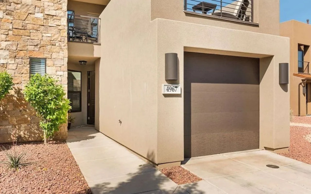 The Suite Escape By Redawning