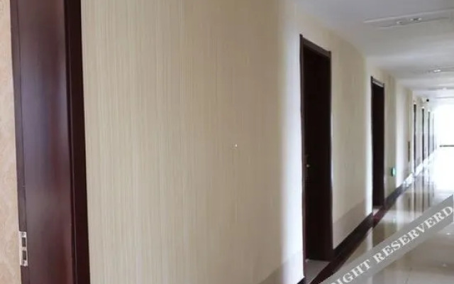 OYO xining shaoying business hotel