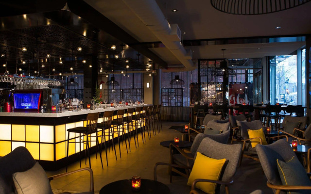 Renaissance Montreal Downtown Hotel