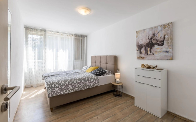 Sunny City Apartment