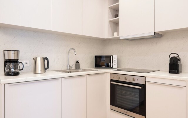 Newly Renovated 2Bdr Apt-5min to metro