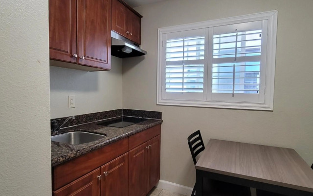 Pismo Beachwalker Inn & Suites