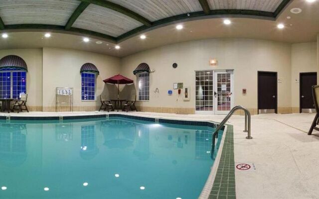 Holiday Inn Express Hotel & Suites Oshkosh Stateroute 41