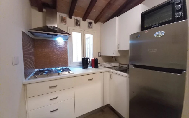 Leone in Firenze With 1 Bedrooms and 1 Bathrooms