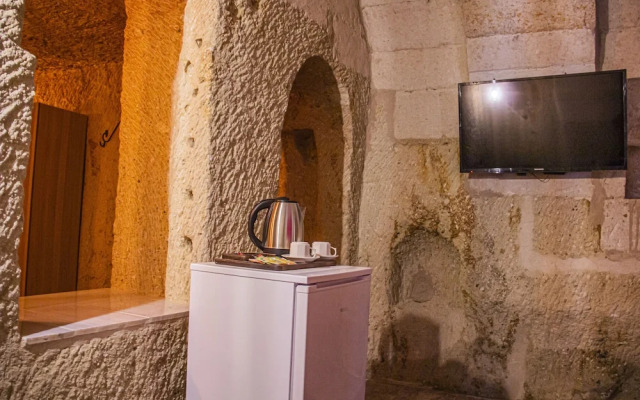 Ottoman Cave Junior