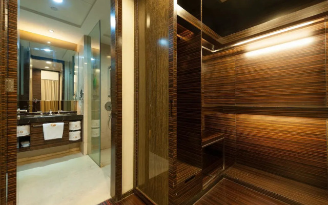 Yicheng Pazhou Poly World Trade Centre Apartment
