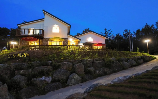 Yangyang Pinot Tree Pension