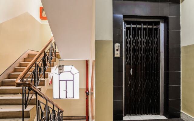 OYO 11732 Maharaja Inn