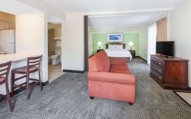 Hawthorn Suites by Wyndham Dallas Love Field Airport
