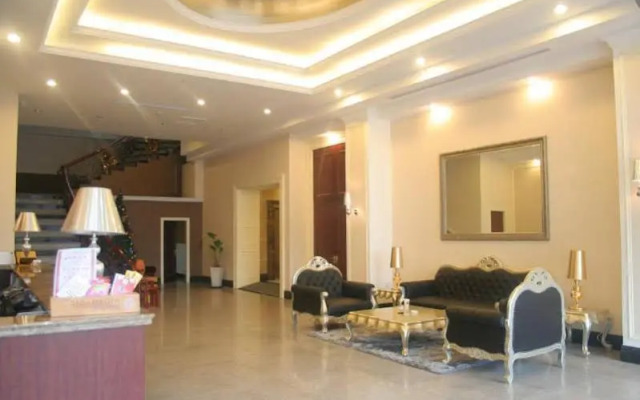Hotel the Land