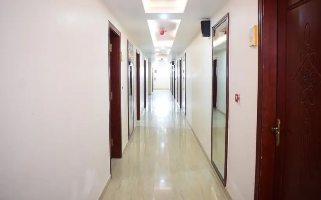 Hotel Naveen Continental @ 2Minutes Walk From Zero Road Bus Stand