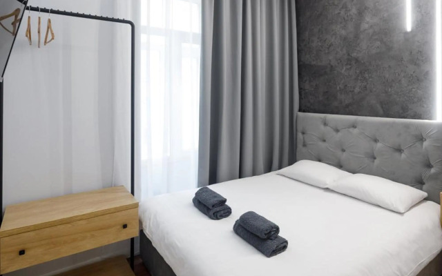 Royal apartment on Hmelnytskogo 37