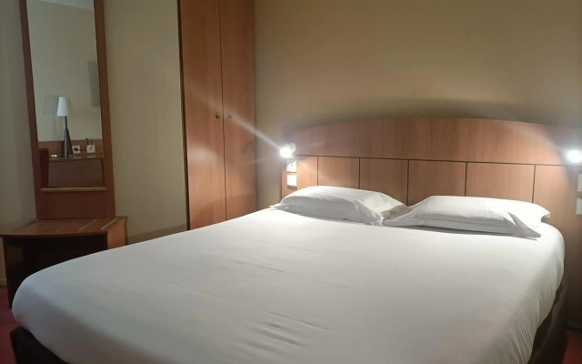 Kyriad Geneve - Saint-Genis-Pouilly