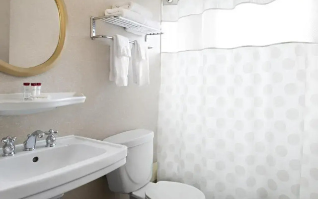 Ramada Limited Vancouver Downtown