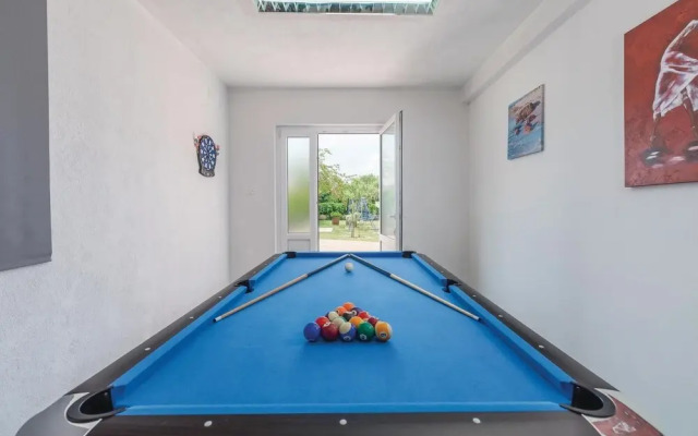 Amazing Home in Labin with WiFi, 7 Bedrooms & Hot Tub