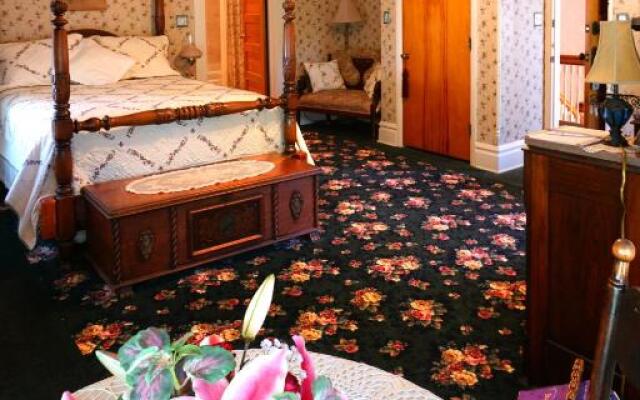 Rose Heart Inn