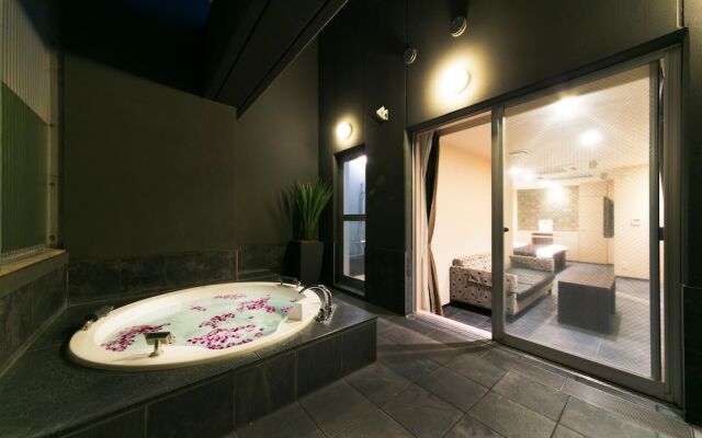 Hotel Lotus Toyonaka (Adult Only)