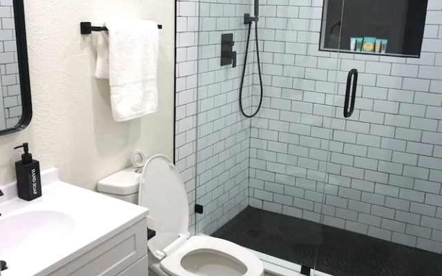 Newly Updated Cozy Home