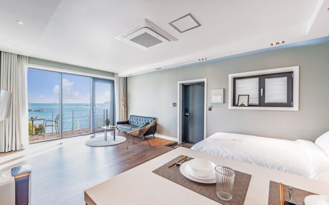 Namhae Lounge 32 Resort B