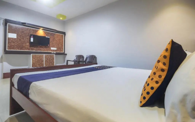 Sri Krishna Lodge by OYO Rooms