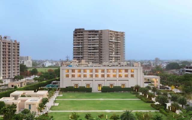 DoubleTree by Hilton Agra