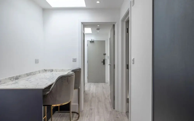 Impeccable 2-bed Apartment in Camberley