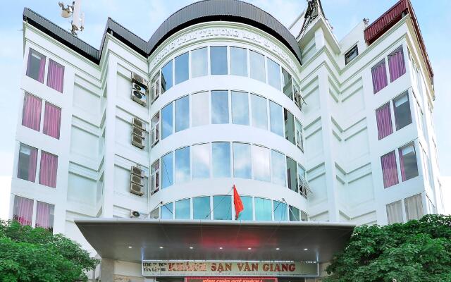 Van Giang Hotel