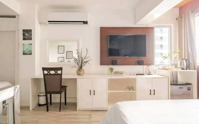 L1 Twin Bed Staycation in Bonifacio Global City