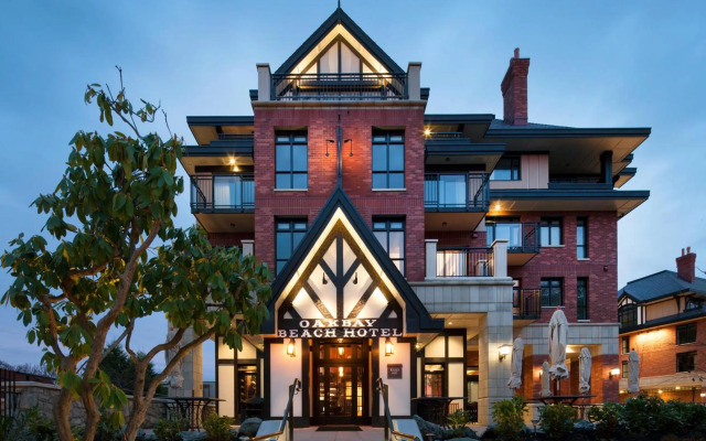 Oak Bay Beach Hotel