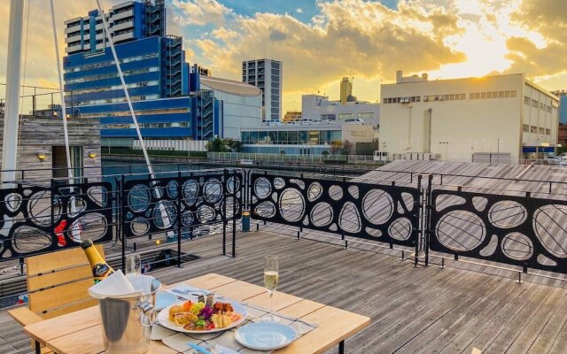 PETALS TOKYO - Floating Hotel