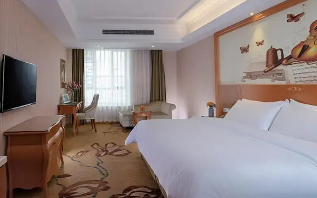 Vienna Hotel(Zhangzhou Jiaomei WanYi square store)