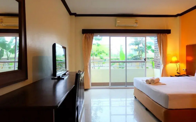 Baan Suanphet Resort