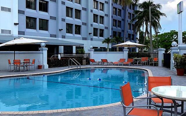 Holiday Inn Express & Suites Miami - Hialeah, an IHG Hotel