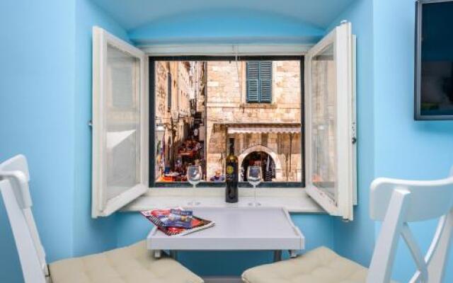 Stradun View En Suite Rooms & Studio