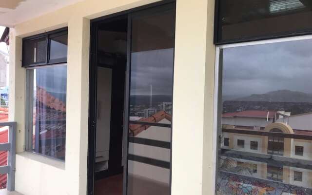 Lomas Apartments & Private Rooms
