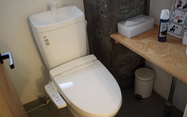 NEW WORLD INN - Hostel